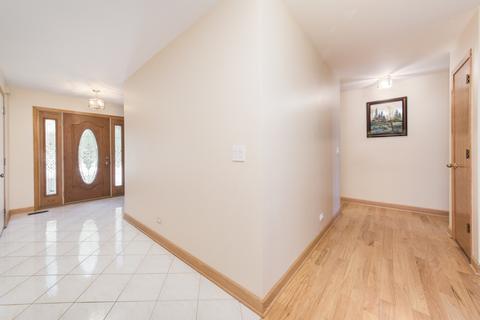 205 Neil Ave, Mount Prospect, IL 60056 photo 3