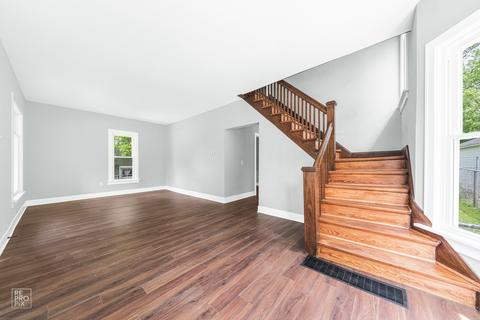 736 N 11th St, Dekalb, IL 60115 photo 4