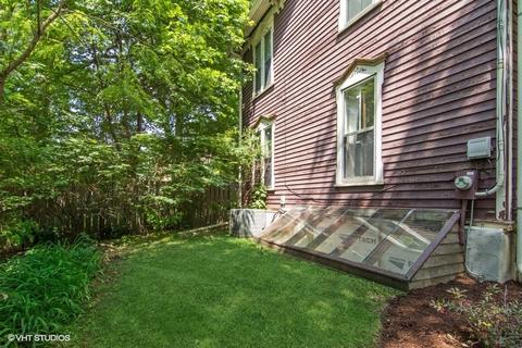 272 Mcclure Ave, Elgin, IL 60123 photo 4
