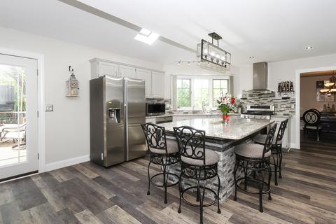2311 Periwinkle Ln, Algonquin, IL 60102 photo 9