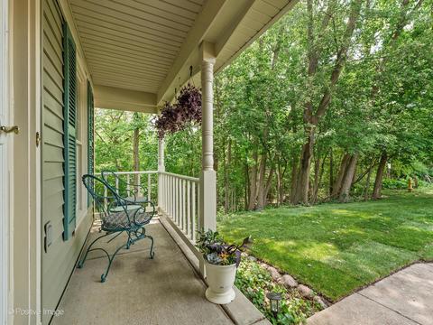 241 Bates St, Wheaton, IL 60187 photo 3