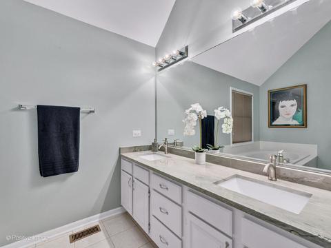 241 Bates St, Wheaton, IL 60187 photo 14