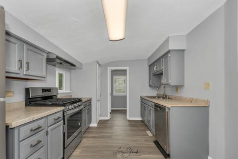 510 E Main St, Plano, IL 60545 photo 9