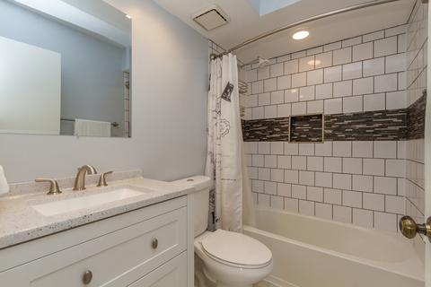 563 Shenandoah Trl, Elgin, IL 60123 photo 20