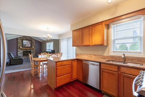 563 Shenandoah Trl, Elgin, IL 60123 photo 6