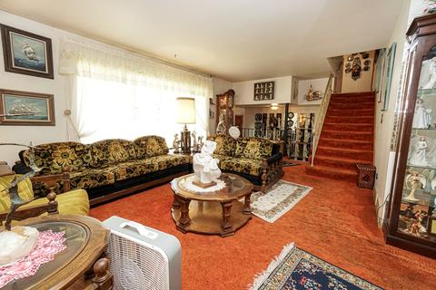 141 Ambleside Rd, Des Plaines, IL 60016 photo 10