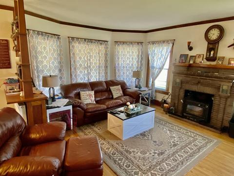 212 S Main St, Creston, IL 60113 photo 7