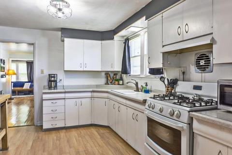 429 E State St, Paxton, IL 60957 photo 8