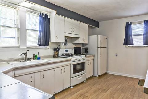 429 E State St, Paxton, IL 60957 photo 9