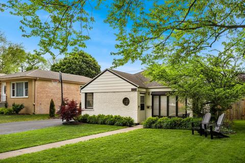 110 Elm St, Glenview, IL 60025 photo 2