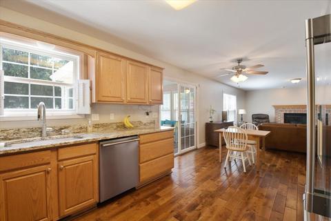 309 E Tomaras Ave, Savoy, IL 61874 photo 10