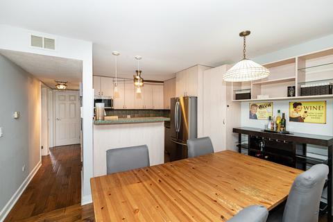 1201 Pleasant Run Dr #312, Wheeling, IL 60090 photo 6