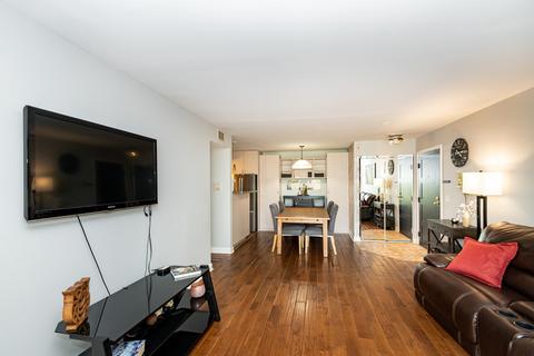1201 Pleasant Run Dr #312, Wheeling, IL 60090 photo 7