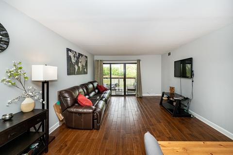 1201 Pleasant Run Dr #312, Wheeling, IL 60090 photo 15