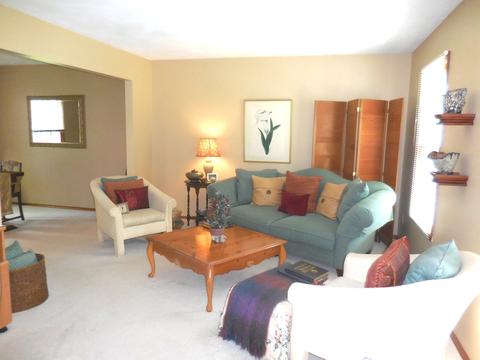 1321 Shoop Dr, Geneva, IL 60134 photo 2