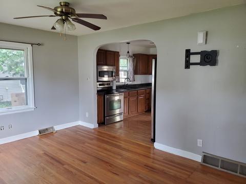 307 E 2nd St, Tampico, IL 61283 photo 4