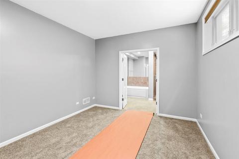 633 E Bowen Ave #GW, Chicago, IL 60653 photo 10