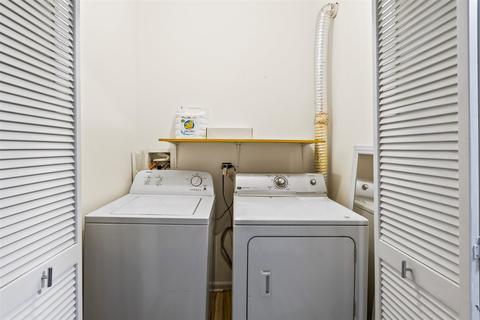 633 E Bowen Ave #GW, Chicago, IL 60653 photo 16