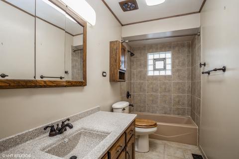 632 Beverly Ave, Addison, IL 60101 photo 6