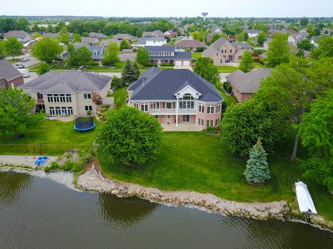 699 Edgewater Dr, Morris, IL 60450 photo 4