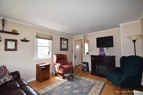 808 Shuler St, Elgin, IL 60123 photo 2