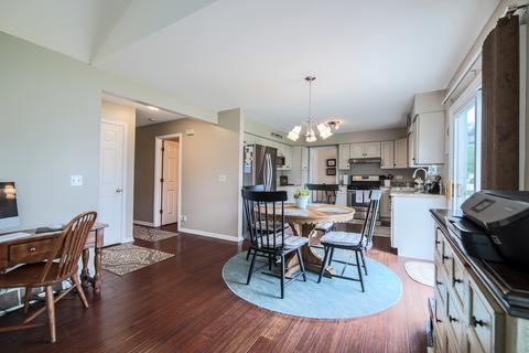 1040 Newcastle Ln, Aurora, IL 60506 photo 15