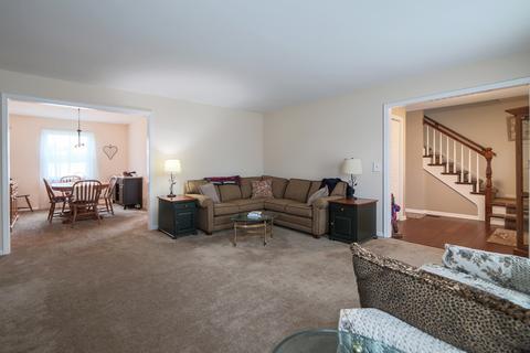 1040 Newcastle Ln, Aurora, IL 60506 photo 7