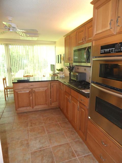 48 Avon Rd, Northbrook, IL 60062 photo 10