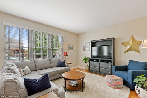 372 Becker Pl E, Sycamore, IL 60178 photo 2