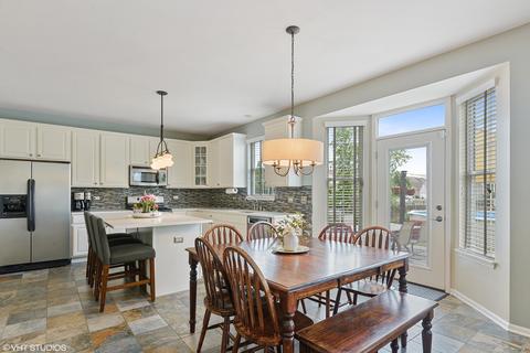 372 Becker Pl E, Sycamore, IL 60178 photo 4