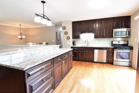 765 Freeman Rd, Hoffman Estates, IL 60192 photo 5