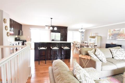 765 Freeman Rd, Hoffman Estates, IL 60192 photo 2