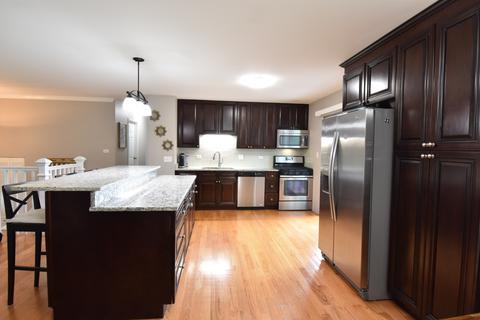 765 Freeman Rd, Hoffman Estates, IL 60192 photo 4