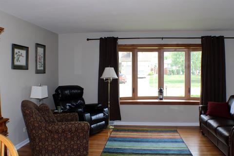 241 W Devon Ave, Roselle, IL 60172 photo 9