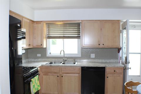 241 W Devon Ave, Roselle, IL 60172 photo 14