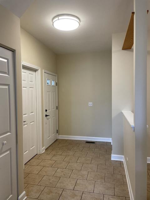 16 Steven Ct, Algonquin, IL 60102 photo 2