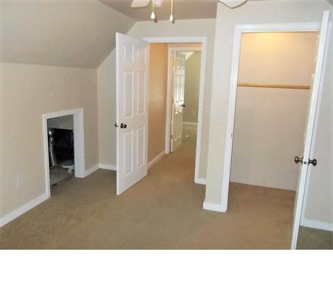 802 E 3rd St, Belvidere, IL 61008 photo 13