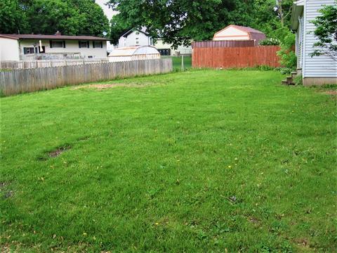 802 E 3rd St, Belvidere, IL 61008 photo 3