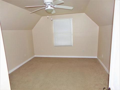 802 E 3rd St, Belvidere, IL 61008 photo 12