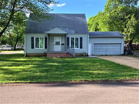 802 E 3rd St, Belvidere, IL 61008 photo 1