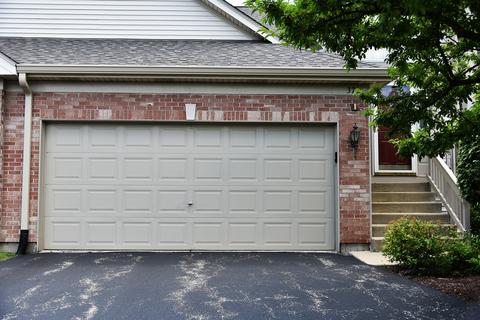 371 Alexia Ct, Wheeling, IL 60090 photo 2