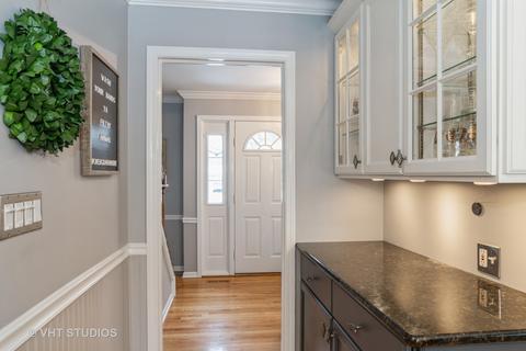 85 Orchard Rd, Wheaton, IL 60189 photo 5