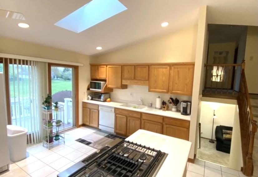  1820 Westbury Dr, Hoffman Estates, IL 60192 photo 11