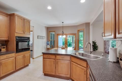 7509 Timber Trl, Mchenry, IL 60050 photo 2