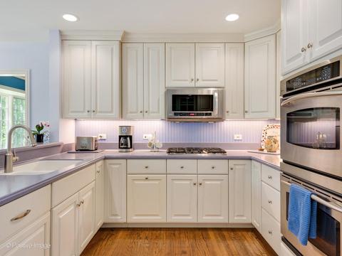 2233 Pinehurst Dr, Glenview, IL 60025 photo 12