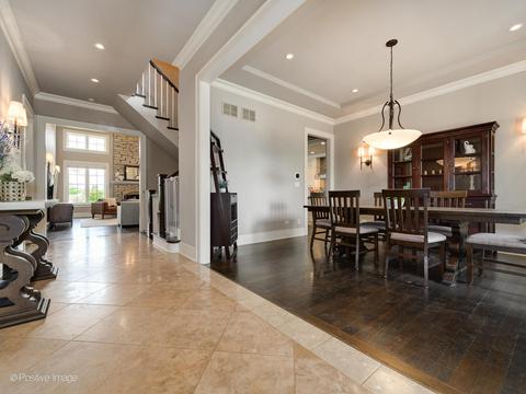 821 Countryside Dr, Wheaton, IL 60187 photo 3