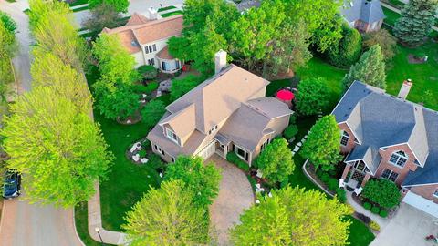 2397 Waterside Dr, Aurora, IL 60502 photo 2