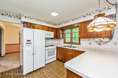 332 Wulff St, Cary, IL 60013 photo 3