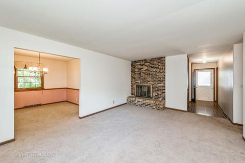 332 Wulff St, Cary, IL 60013 photo 2