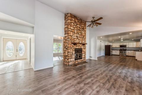 10209 Wilmette Ave, Algonquin, IL 60102 photo 4